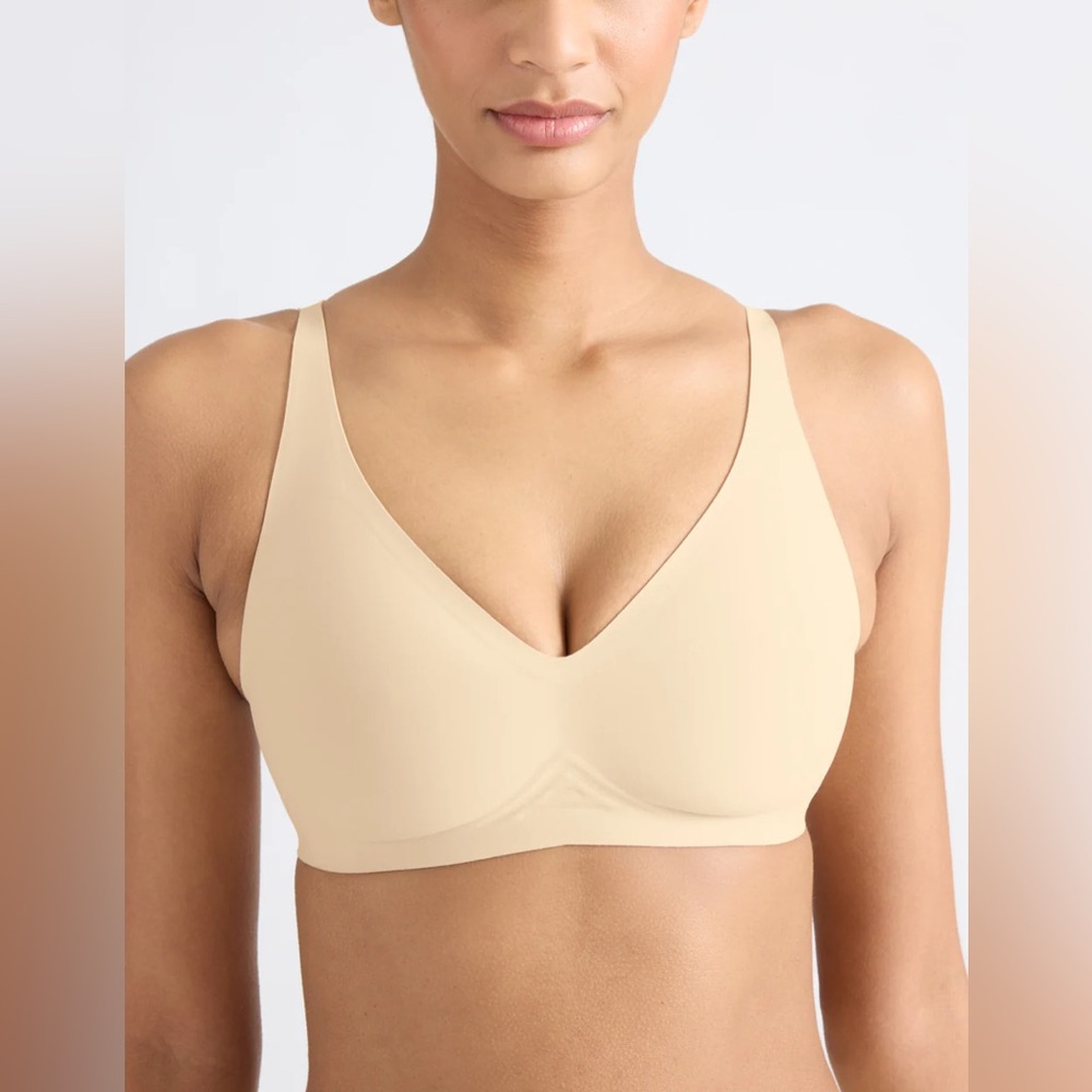 Knix revolution v neck nude beige wireless bra